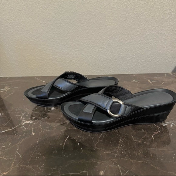 Cole Haan Sandals Women’s 9.5 B Nike Air G Series Wedge Slides Black Leather‎ - Picture 2 of 8